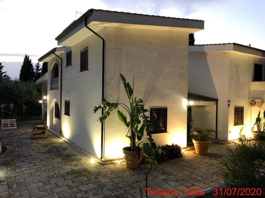 Relais Villa Lama Boutique Hotel Таранто Экстерьер фото